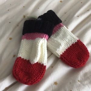 New with tags Kate Spade mittens